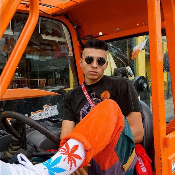 Meet your Posher, Omar - Picture 5 of 7